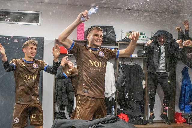 足球世界杯官方球票再次被抢空，黄牛疯狂加价