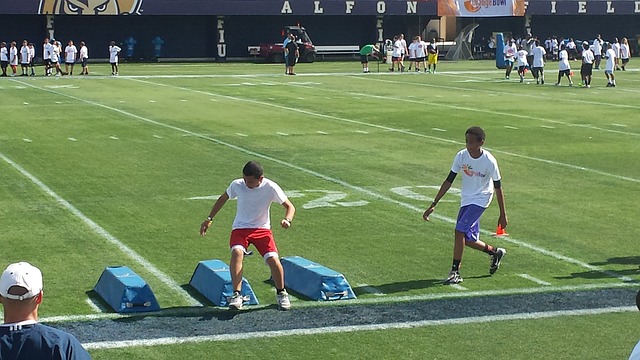 图片报：狼堡想挖多特体育总监凯尔，后者与多特合同到2027年