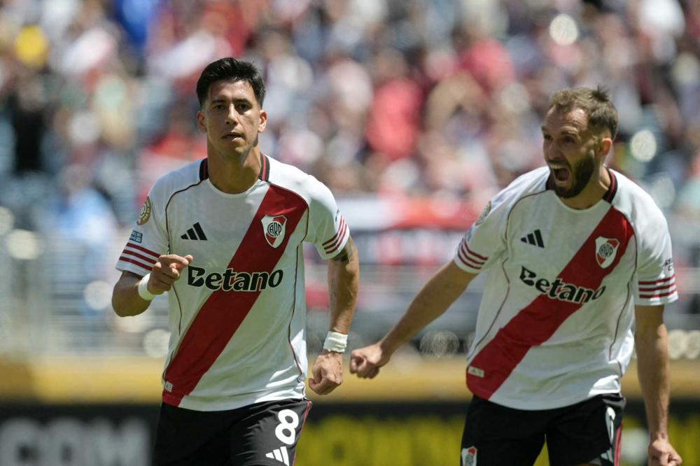 德甲半场：曼赞比破门，海登海姆0-1弗赖堡